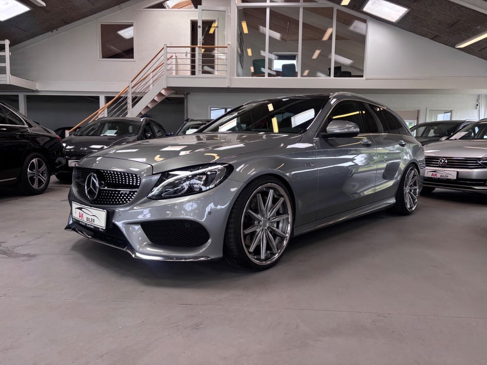 Mercedes C400 3,0 AMG Line stc. aut. 4Matic 5d