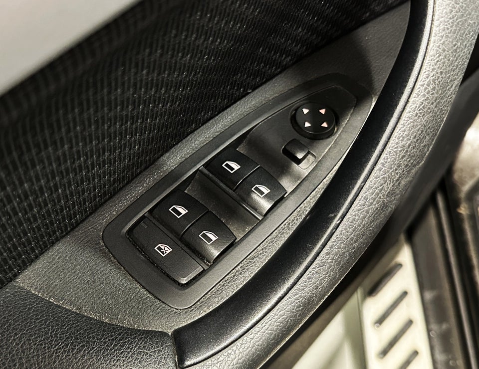 BMW X1 2,0 sDrive20i Advantage aut. 5d