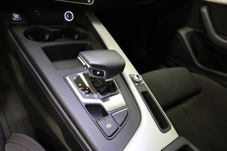 Audi A4 40 TFSi Advanced plus S-tr. 4d