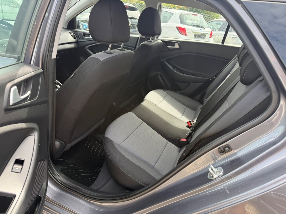 Hyundai i20 1,4 Trend aut. 5d