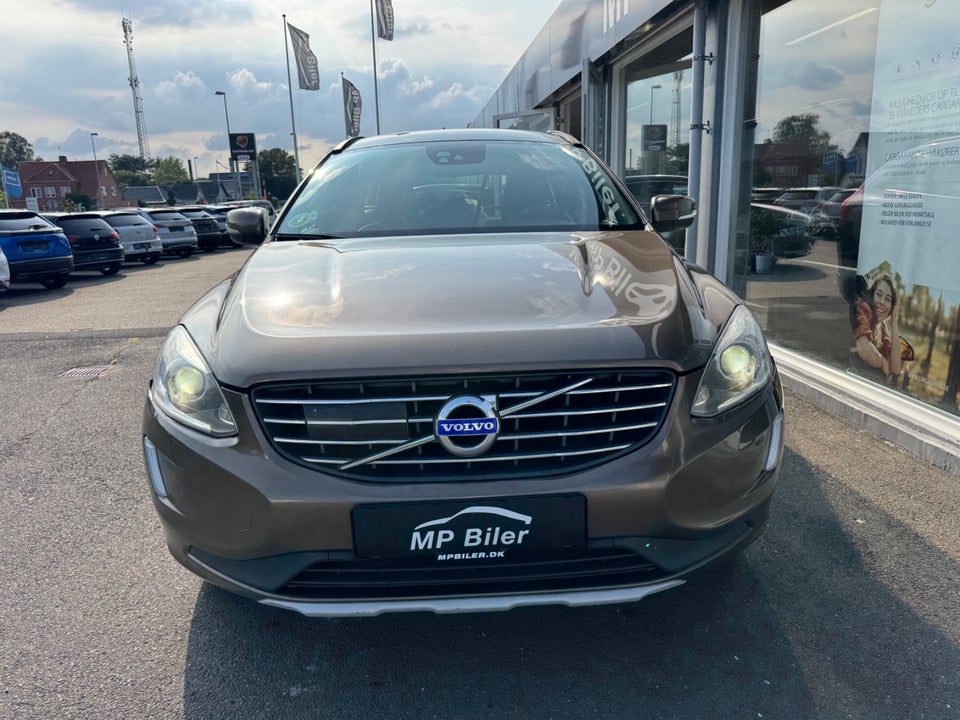 Volvo XC60 2,4 D5 220 Momentum aut. AWD Van 5d