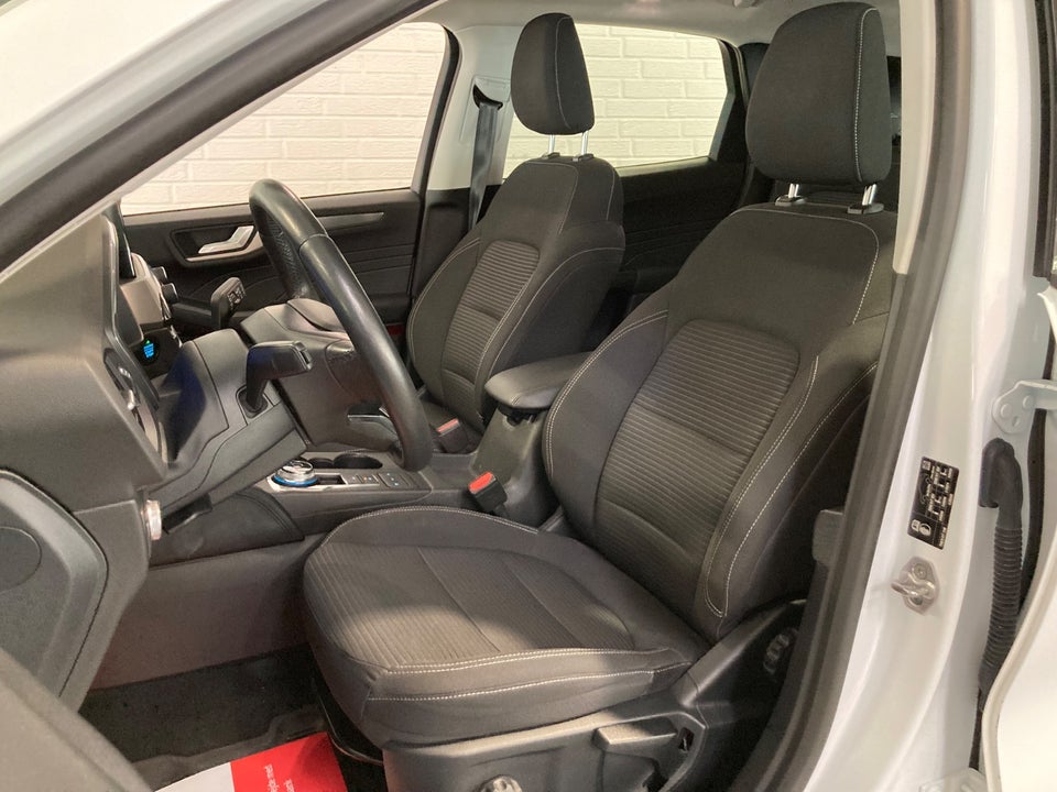 Ford Kuga 2,5 PHEV Titanium CVT 5d