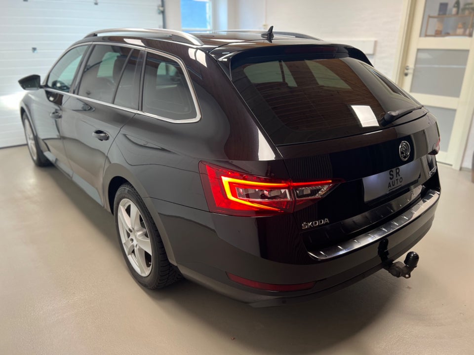 Skoda Superb 2,0 TDi 150 Style Combi DSG 5d