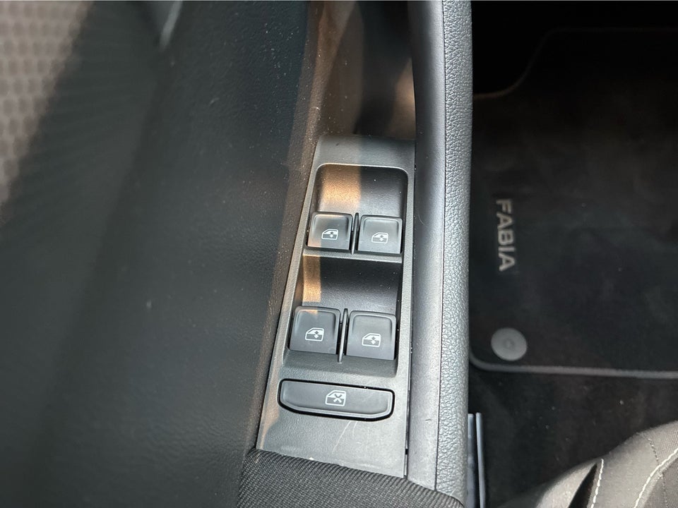 Skoda Fabia 1,0 TSi 95 Dynamic Combi 5d
