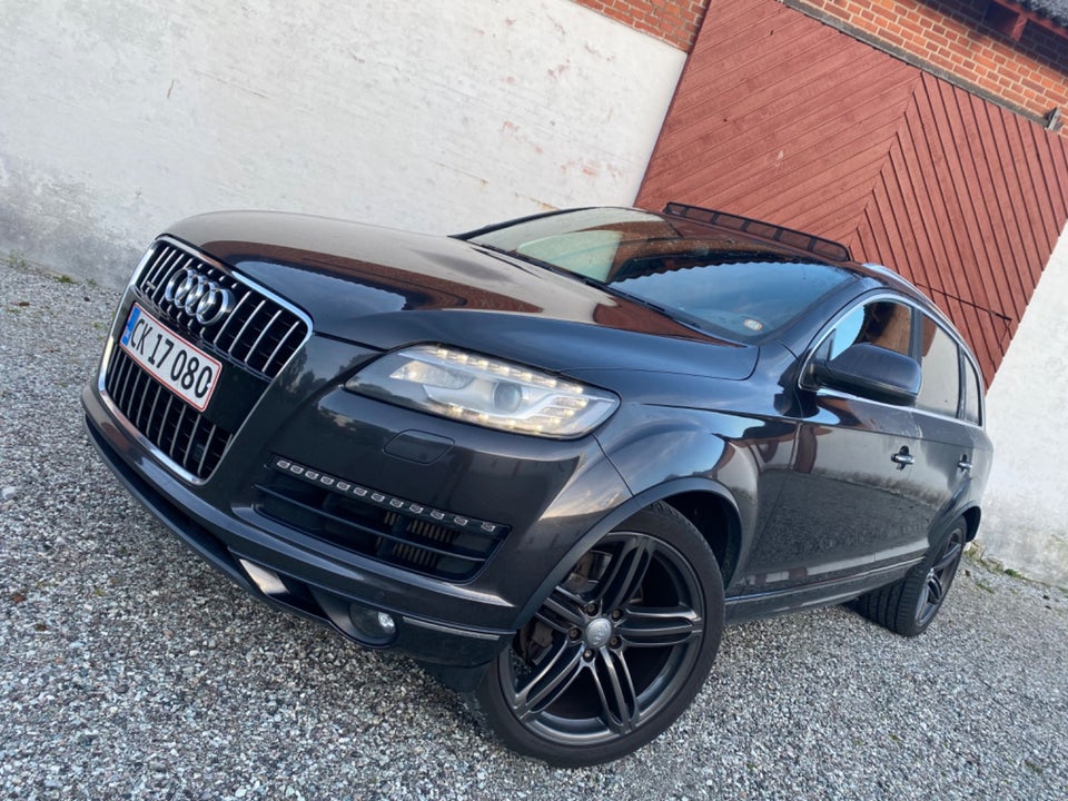 Audi Q7 3,0 TDi S-line quattro Tiptr. 7prs 5d