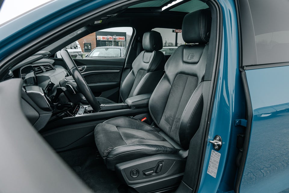 Audi e-tron 55 S-line quattro 5d