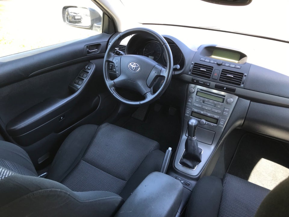 Toyota Avensis 1,8 VVT-i Sol stc. 5d