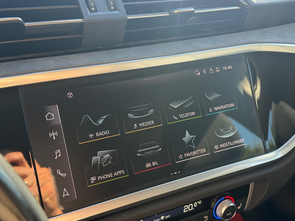 Audi Q3 45 TFSi e Attitude plus S-tr. 5d