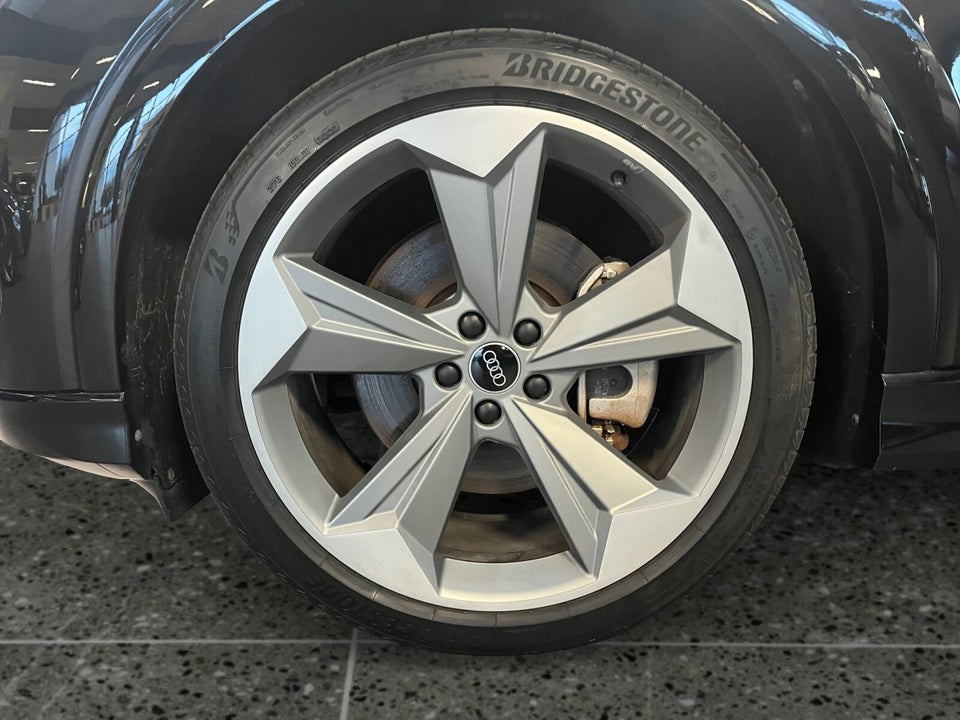 Audi Q4 e-tron 40 S-line 5d
