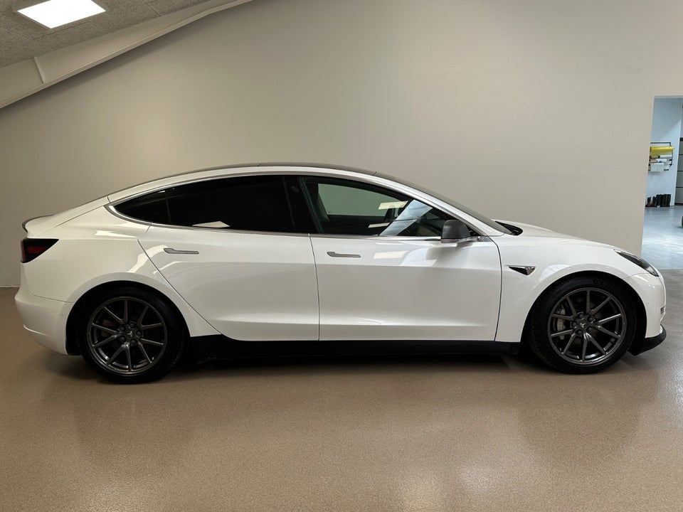 Tesla Model 3 Long Range AWD 4d