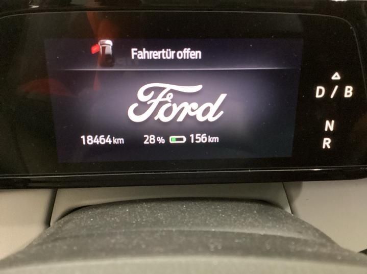 Ford Capri 77 Premium Extended Range 5d