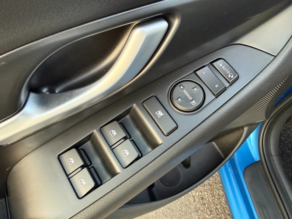 Hyundai i30 1,6 CRDi 110 Premium stc. 5d