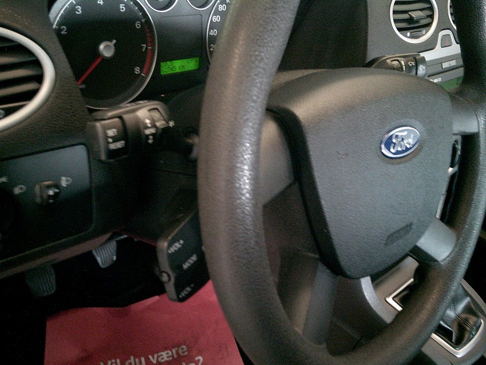 Ford Focus 1,6 Trend 100 5d