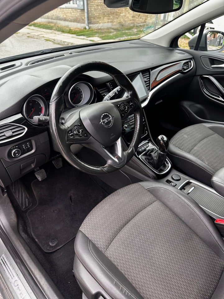 Opel Astra 1,6 CDTi 136 Innovation 5d