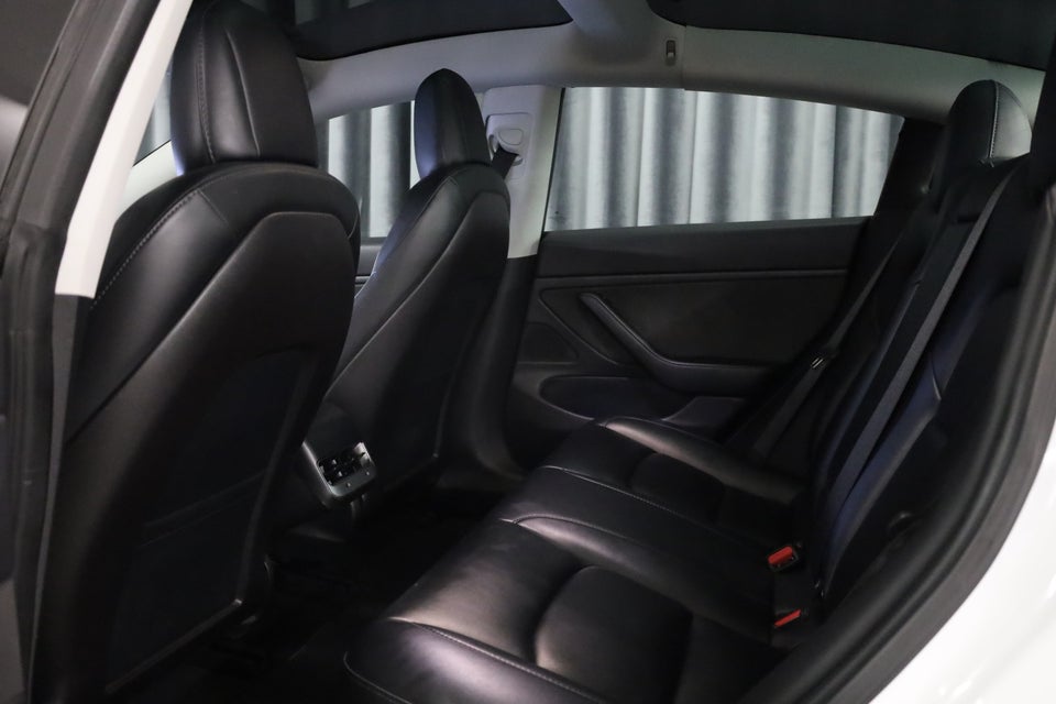 Tesla Model 3 Long Range AWD 4d
