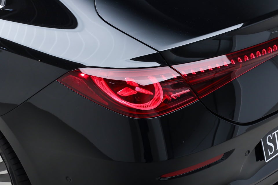 Mercedes CLA350 EQ Progressive Premium 4Matic 4d