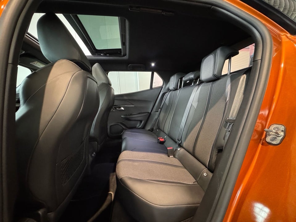 Peugeot e-2008 50 GT Sky 5d