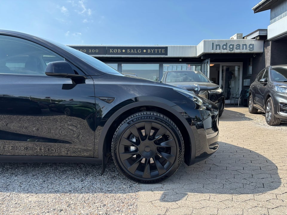 Tesla Model Y Long Range AWD 5d
