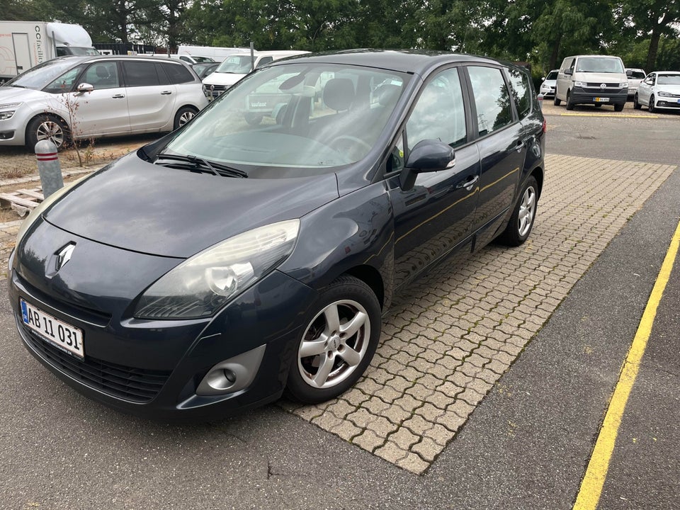 Renault Grand Scenic III 1,9 dCi 130 Dynamique 7prs 5d