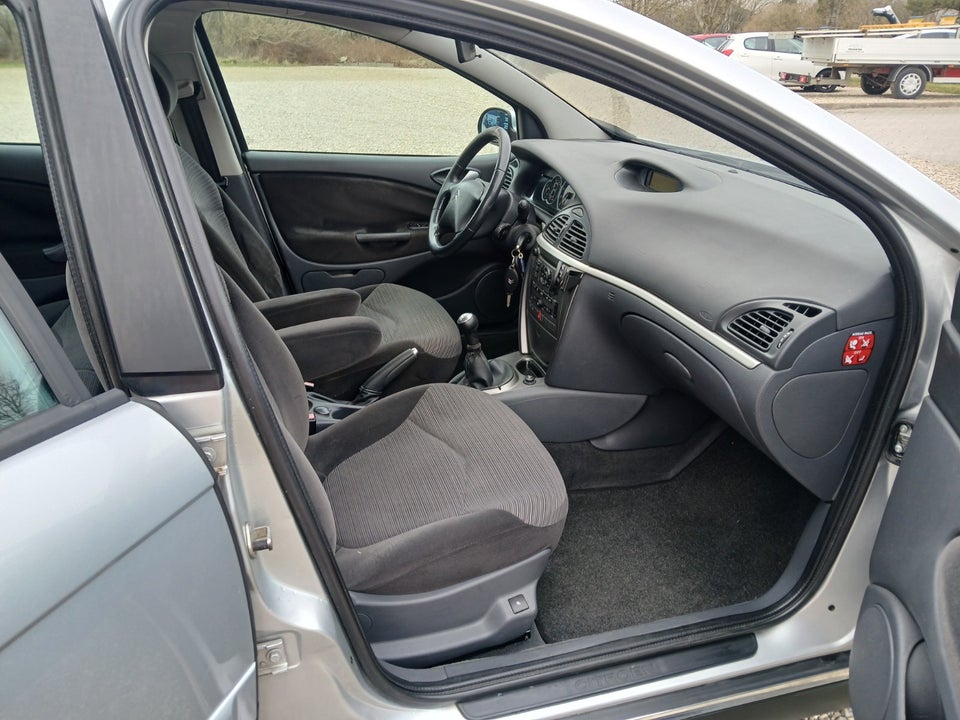 Citroën C5 1,8i 16V Prestige S 5d