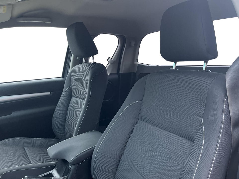 Toyota HiLux 2,4 D-4D 150 T3 Ex.Kab 4x4 4d