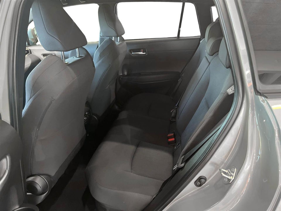 Toyota Corolla Cross 2,0 Hybrid Style Comfort CVT 5d