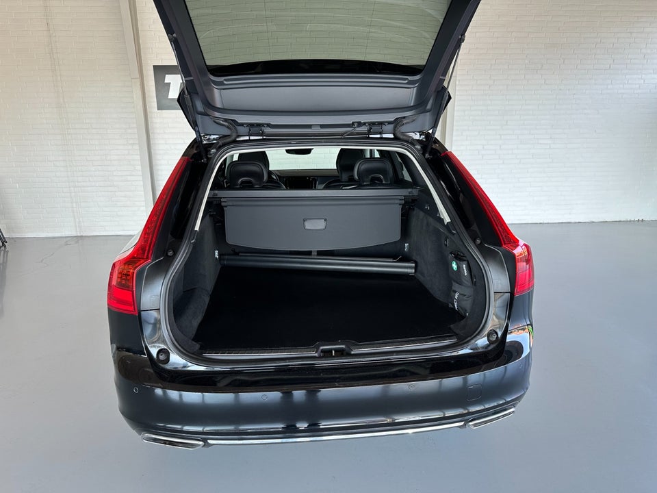 Volvo V90 2,0 T8 390 Momentum aut. AWD 5d