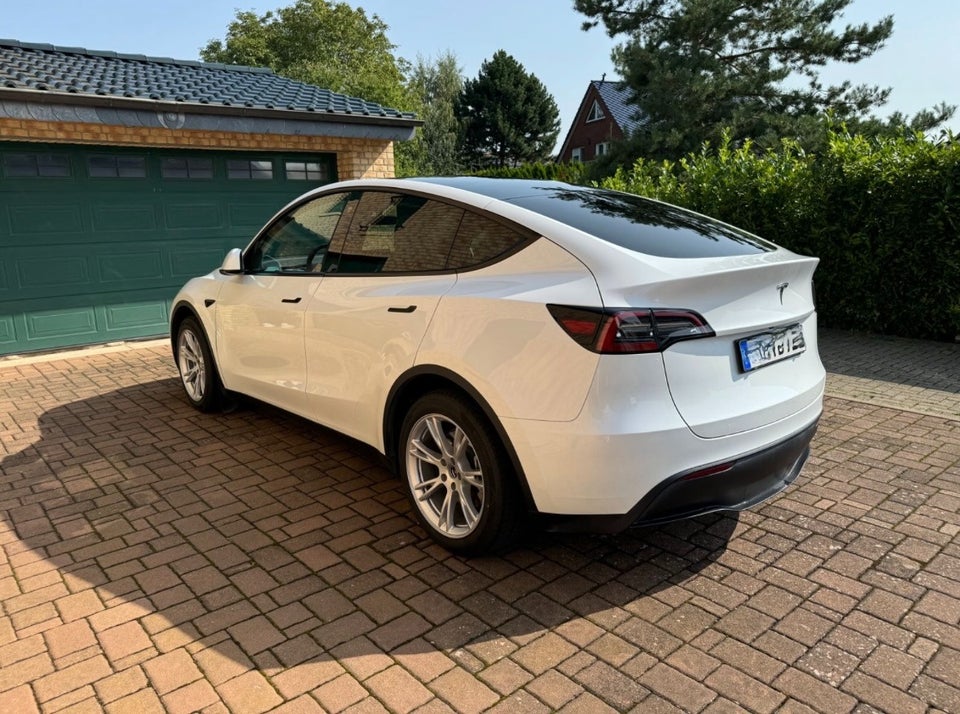 Tesla Model Y RWD 5d