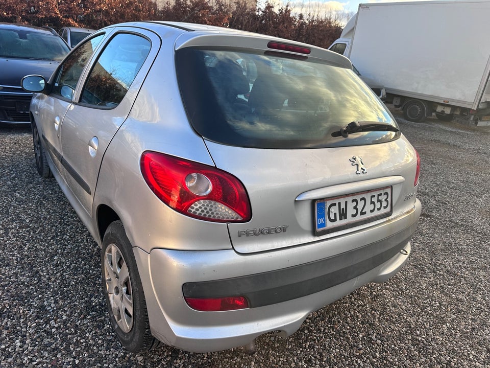 Peugeot 206+ 1,4 HDi 68 Generation 5d
