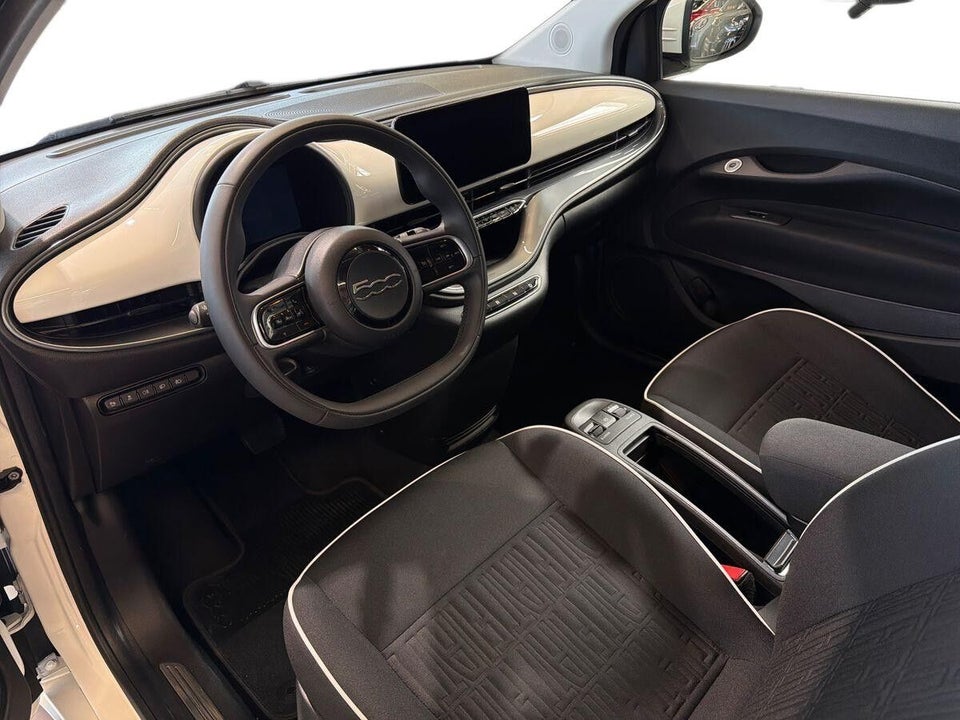 Fiat 500e 42 Icon 3+1 4d
