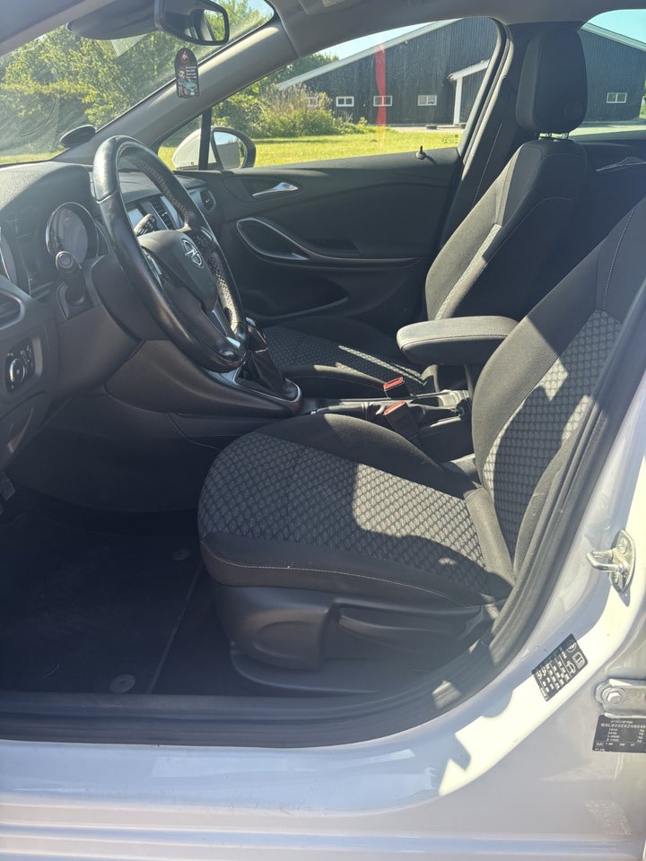 Opel Astra 1,6 CDTi 110 Enjoy Sports Tourer 5d
