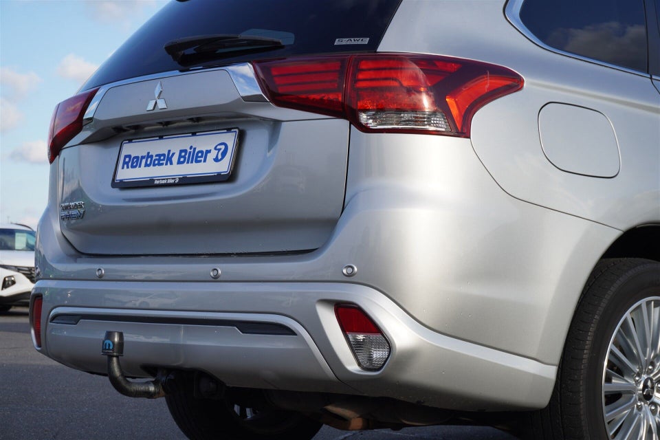 Mitsubishi Outlander 2,4 PHEV Intense CVT 4WD 5d