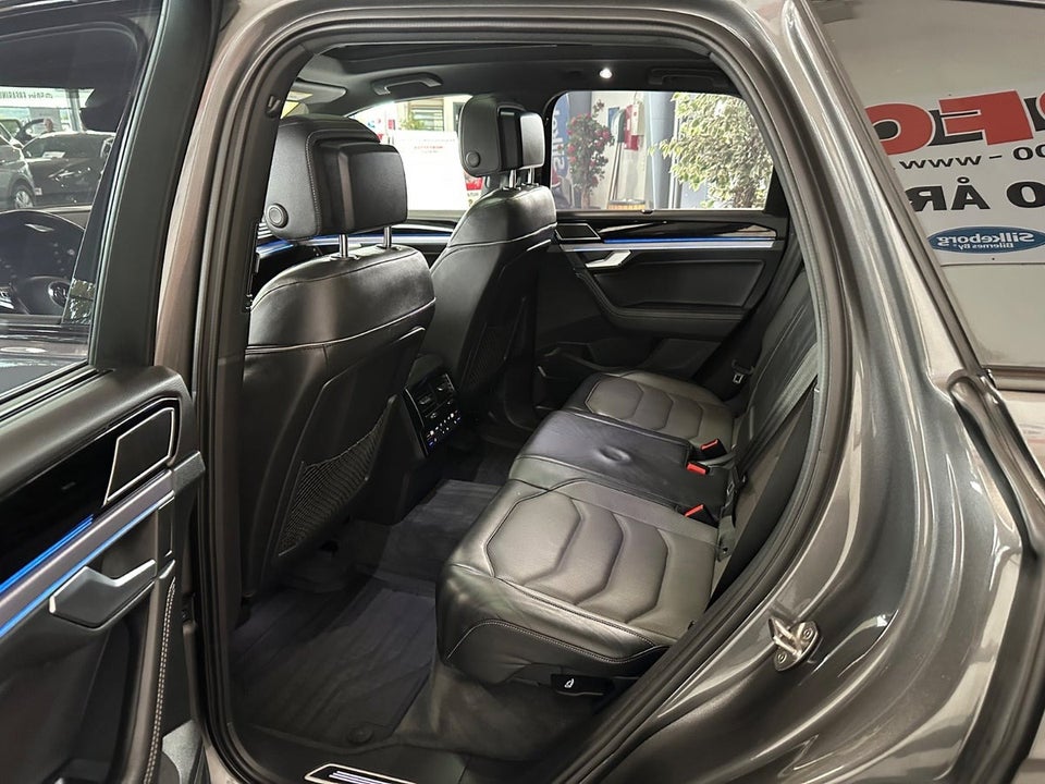 VW Touareg 3,0 TDi 286 R-line aut. 4Motion 5d