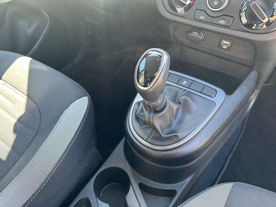 Hyundai i10 1,0 MPi Essential AMT 5d