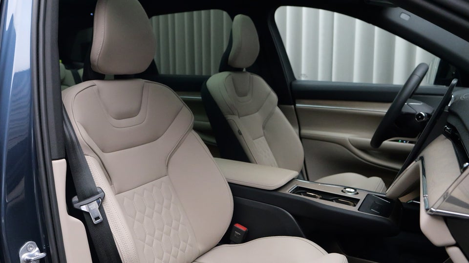 Volvo EX90 Plus 7prs 5d