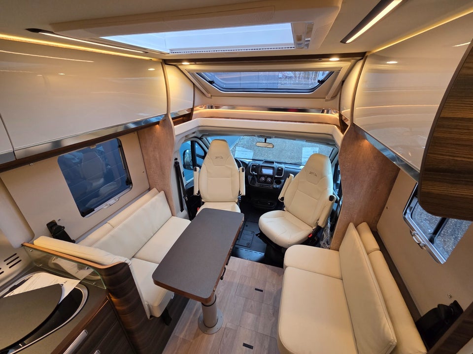 Laika Ecovip 2,2 L4009 DS aut. 3d