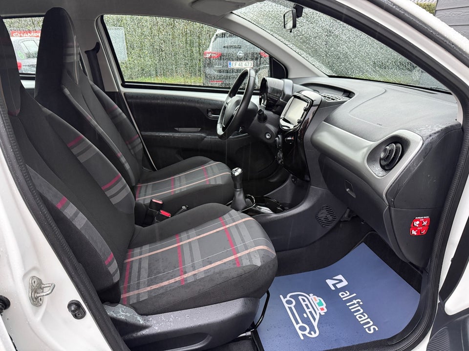 Peugeot 108 1,0 e-VTi 69 Allure 5d