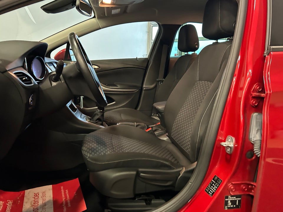 Opel Astra 1,5 D 105 Elegance 5d