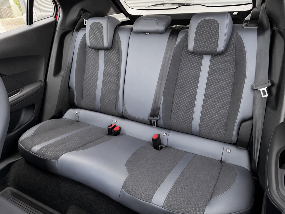 Peugeot 2008 1,2 PureTech 130 Allure 5d