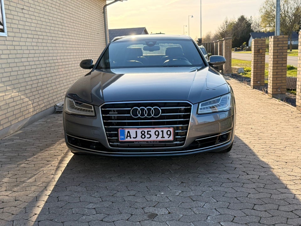 Audi A8 3,0 TDi 258 quattro Tiptr. lang 4d