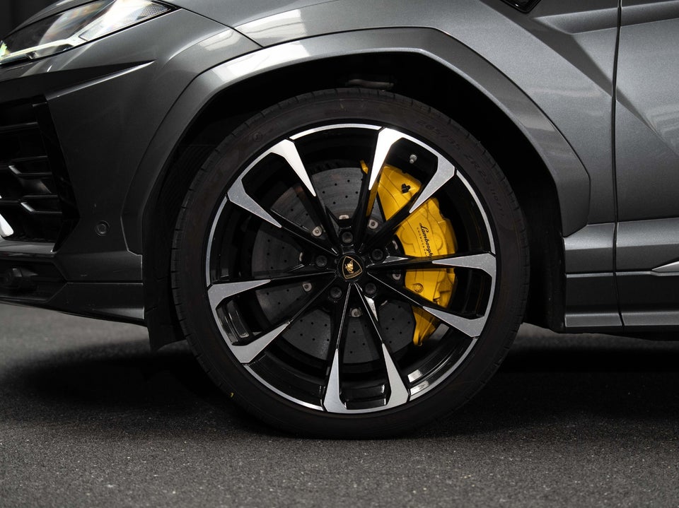 Lamborghini Urus 4,0  5d