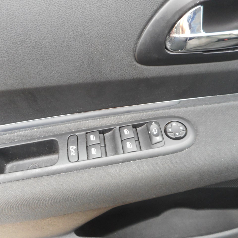 Peugeot 3008 1,6 HDi 112 Active 5d