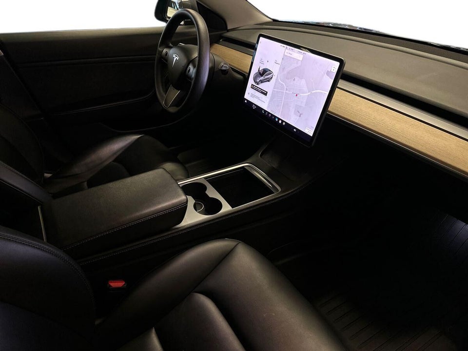 Tesla Model 3 Long Range AWD 4d