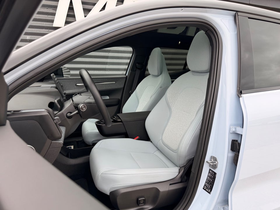 Volvo EX30 Extended Range Ultra 5d