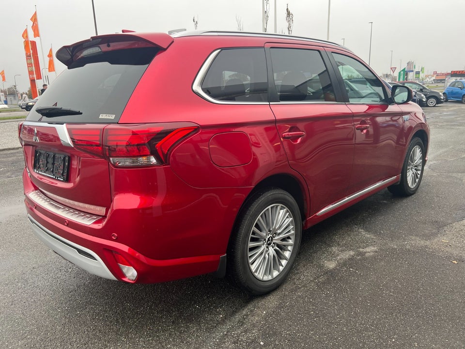 Mitsubishi Outlander 2,4 PHEV Intense CVT 4WD 5d