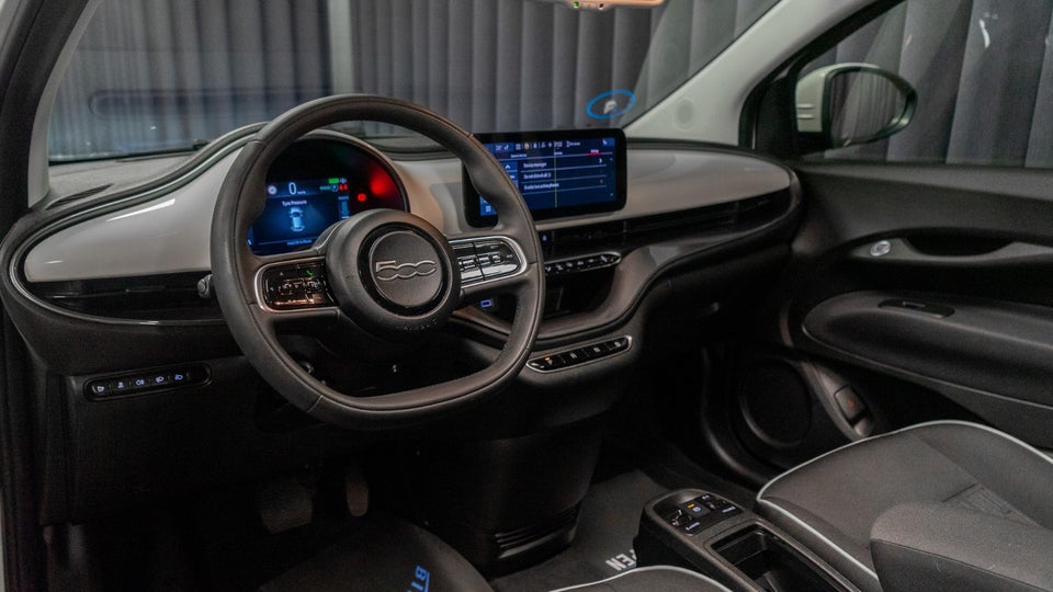 Fiat 500e 42 Icon Cabrio 2d