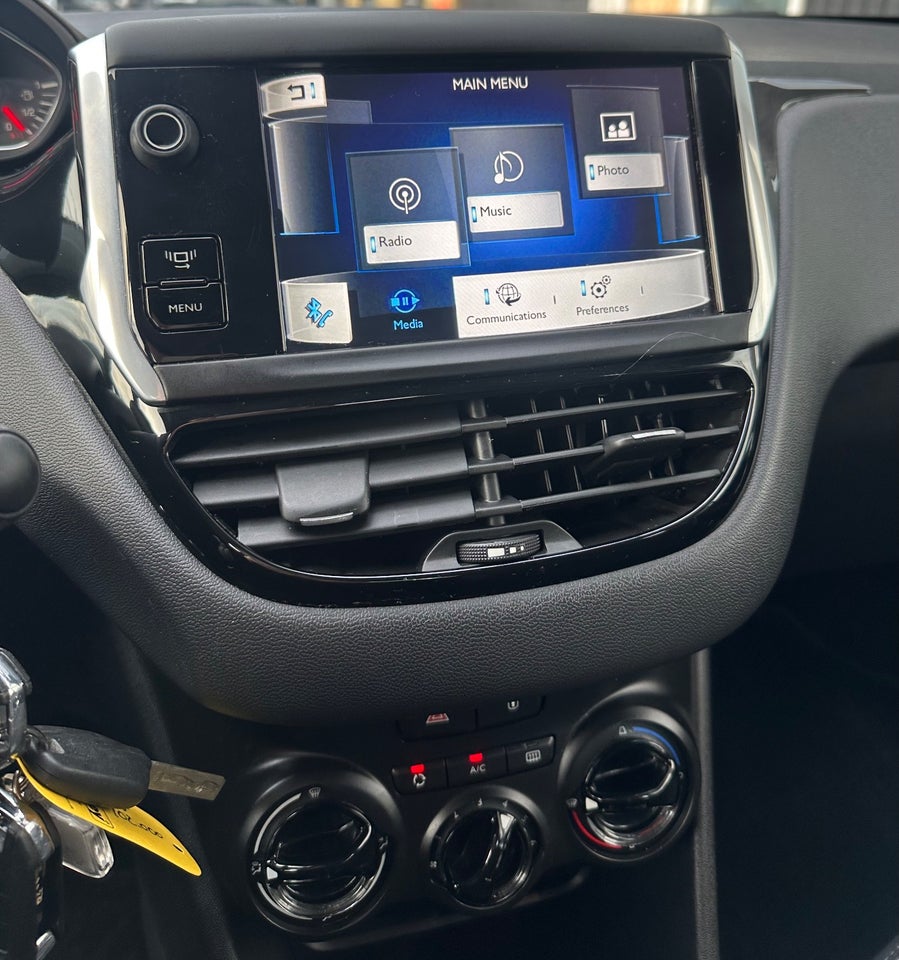 Peugeot 208 1,2 VTi Active 5d