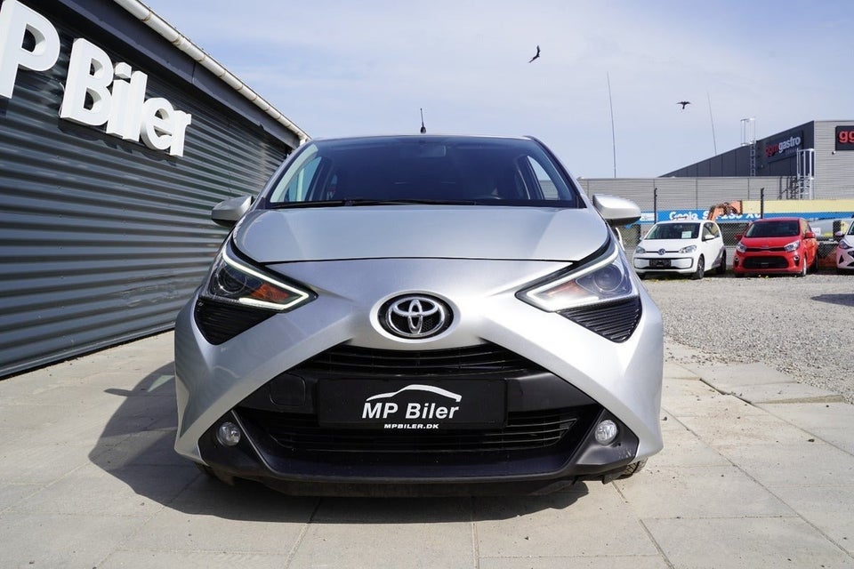 Toyota Aygo 1,0 VVT-i x-press 5d