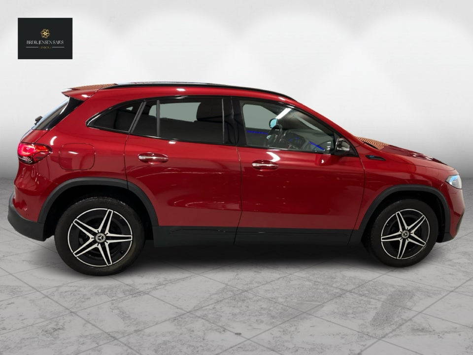 Mercedes EQA300 AMG Line 4Matic 5d