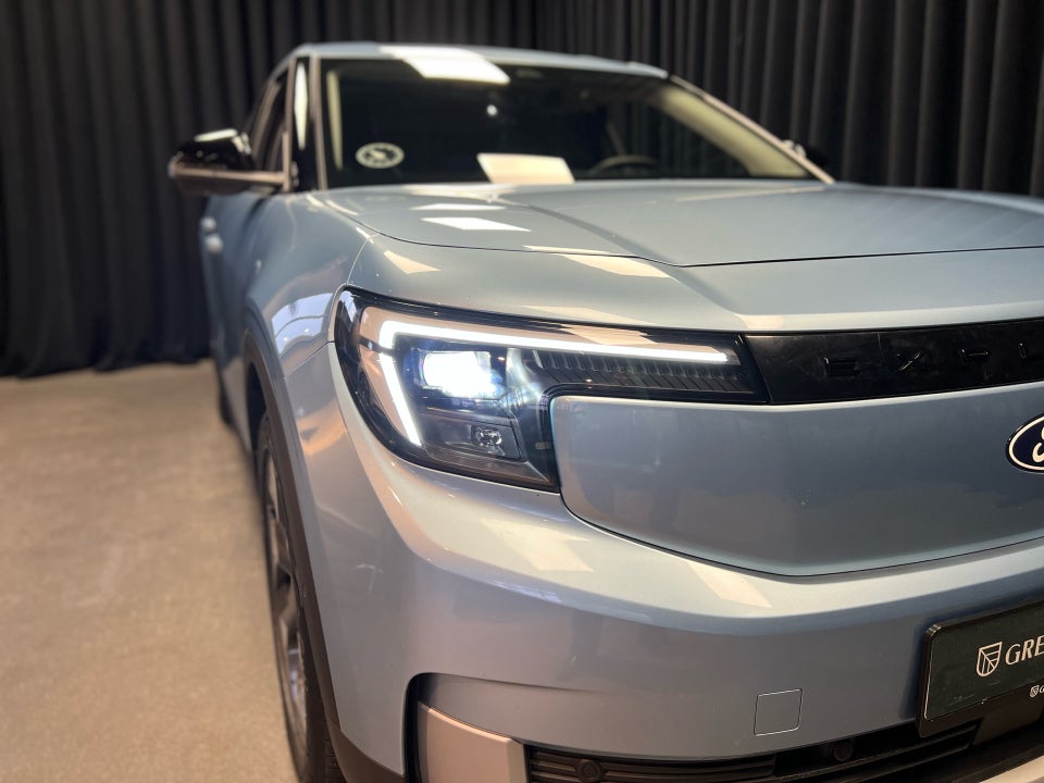 Ford Explorer 77 Premium Extended Range 5d